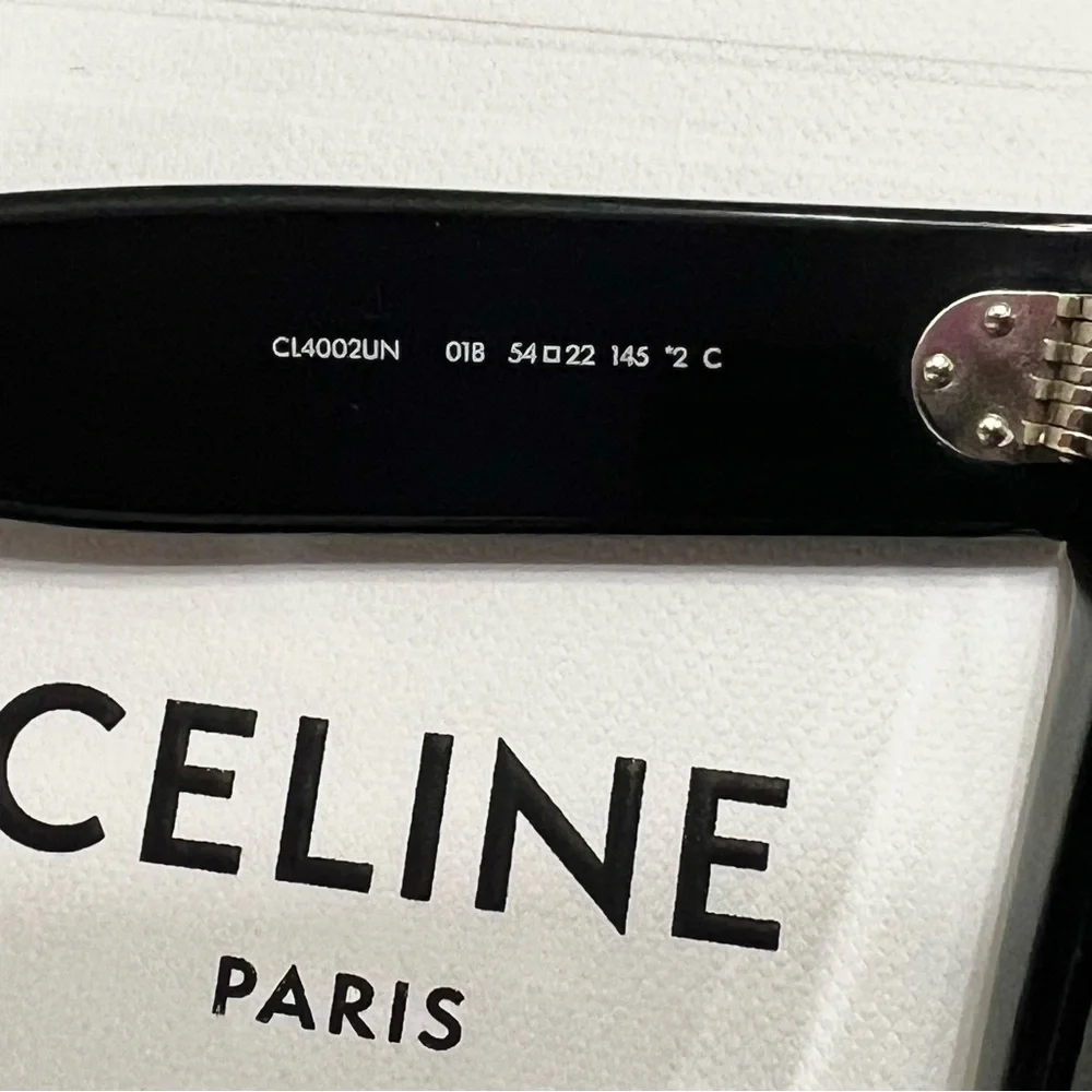 Celine 🦊 🕶️